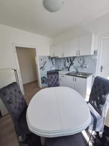 Trg Fontana | 4zida.rs