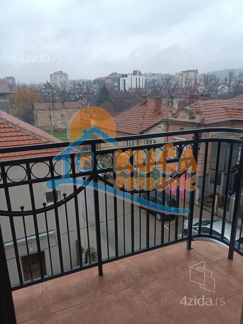 Garsonjera | 4zida