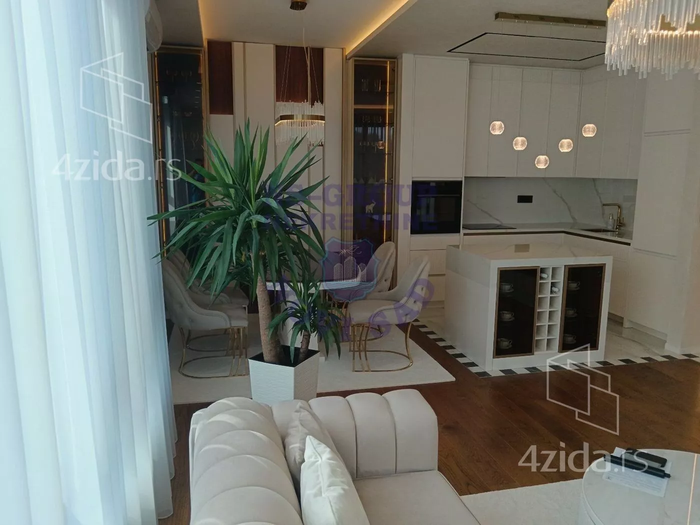 Trosoban stan | 4zida