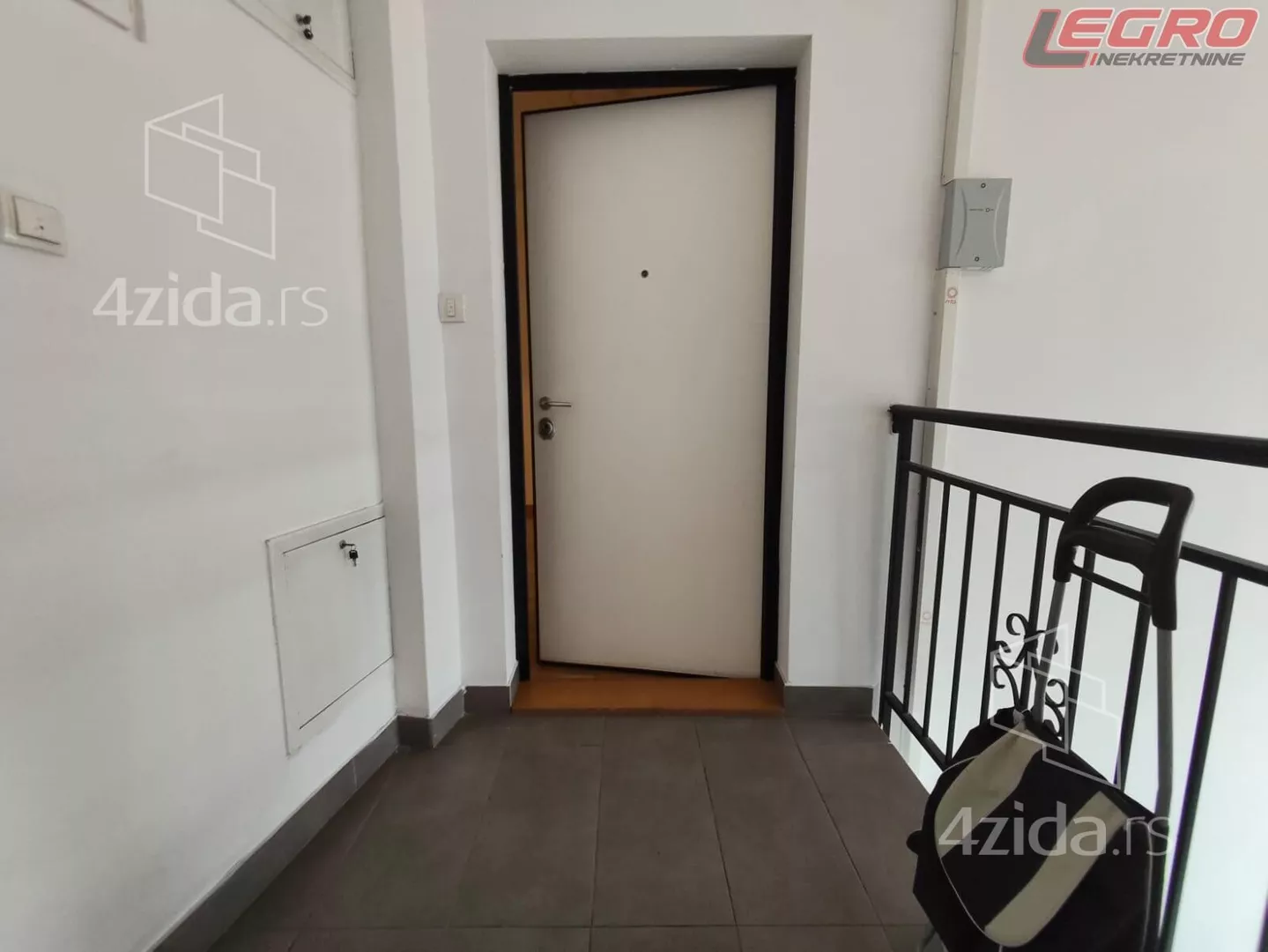 Petosoban stan | 4zida