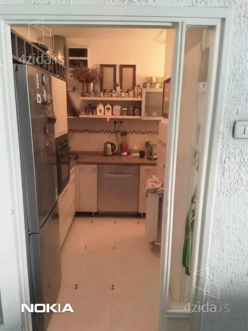 Četvoroiposoban stan | 4zida