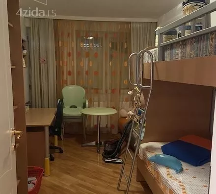 Petosoban stan | 4zida