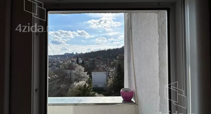 Četvoroiposoban stan | 4zida