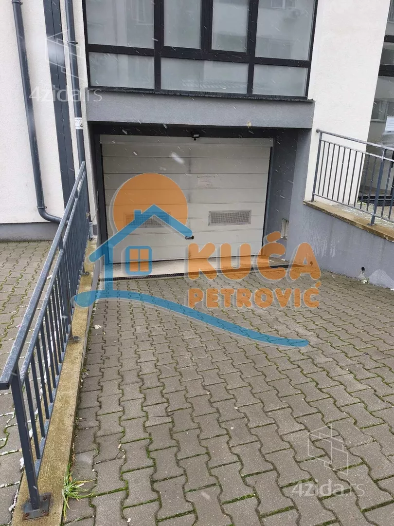 Garaža | 4zida