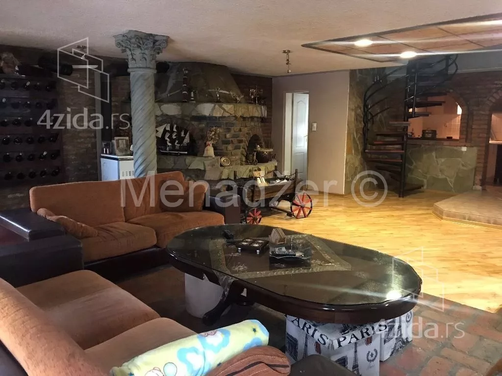 Kuća · 240 m² · Beograd