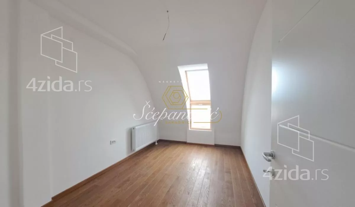 Šestosoban stan | 4zida