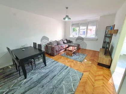 Ekonomski/Pravni Fakultet | 4zida.rs