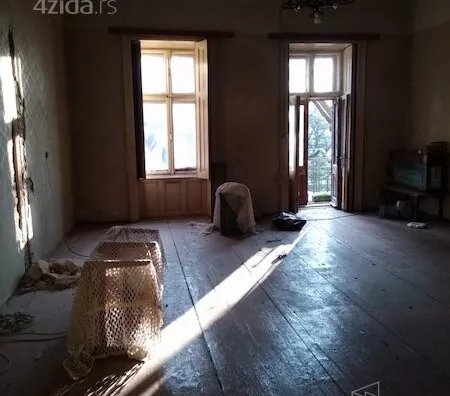 Četvoroiposoban stan | 4zida