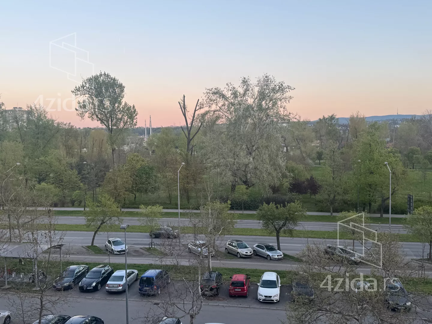 Dvoiposoban stan | 4zida