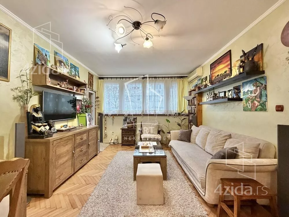 Troiposoban stan | 4zida