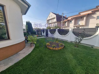 Lipov Gaj | 4zida.rs
