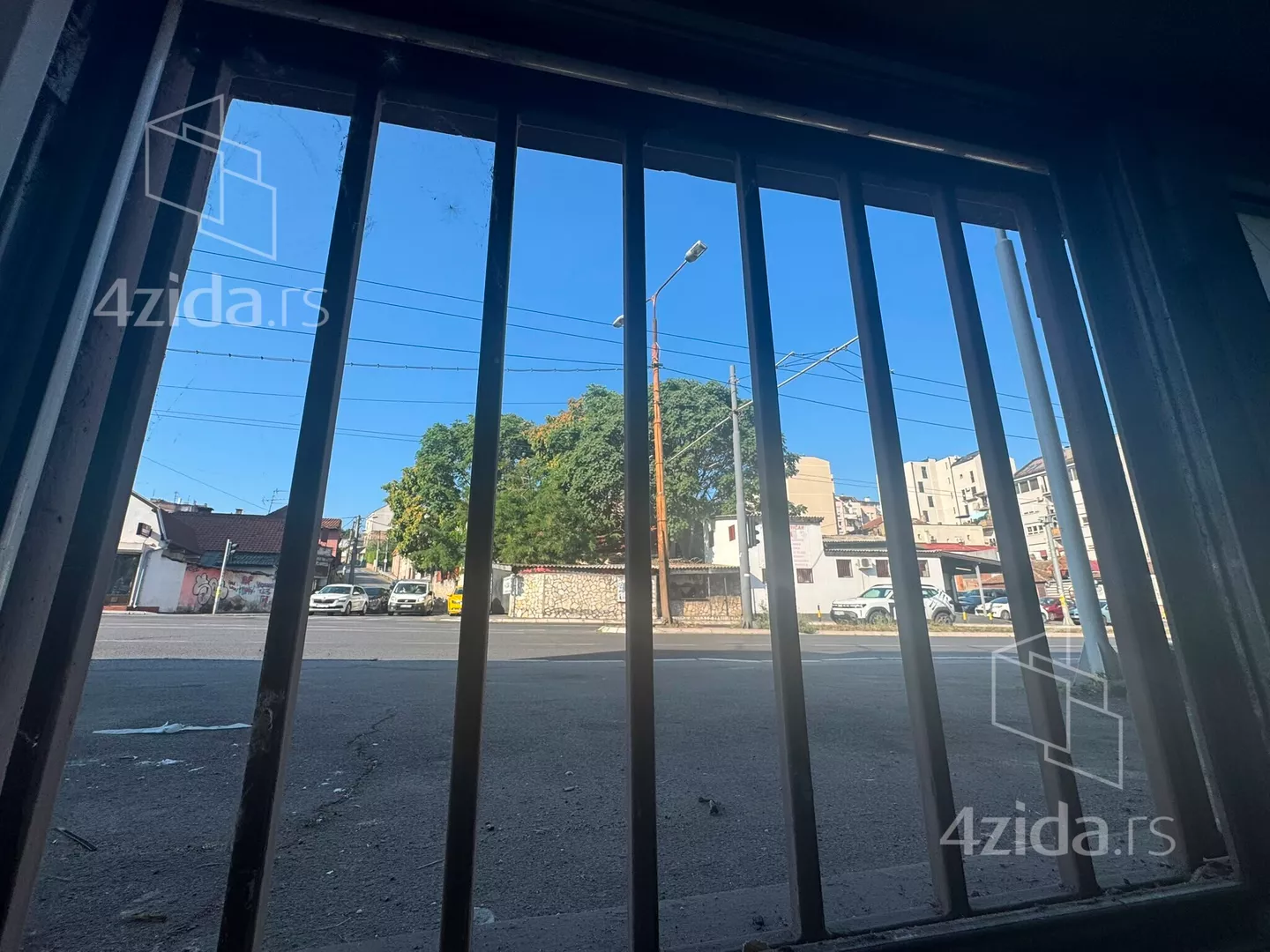 Lokal | 4zida