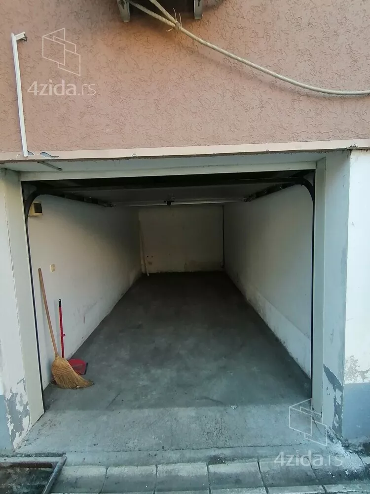 Garaža | 4zida