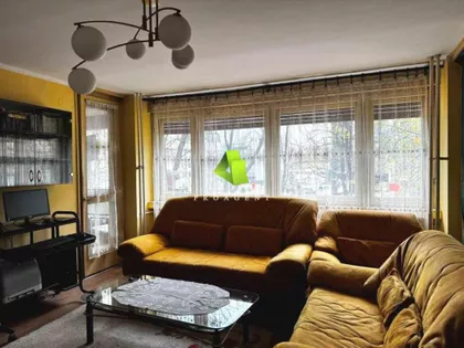 Dom Zdravlja | 4zida.rs