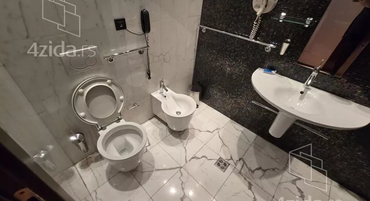 Šestosoban stan | 4zida