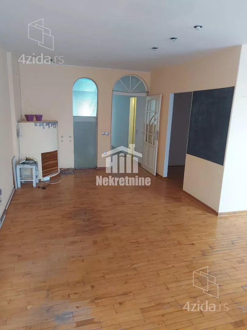 5-etažna kuća | 4zida