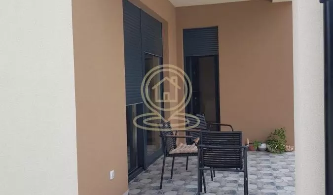 Poslovna zgrada | 4zida