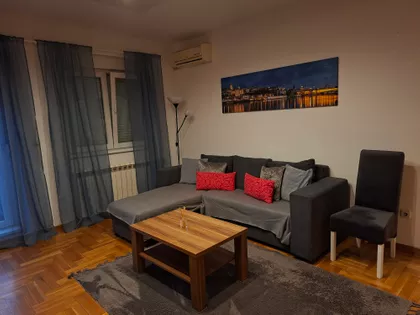 Voje Veljkovića 22 | 4zida.rs