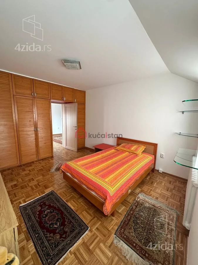 Petosoban stan | 4zida