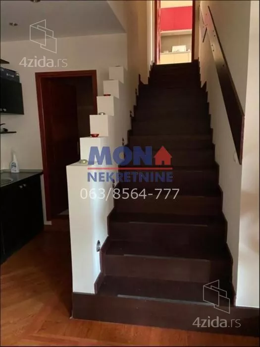 Šestosoban stan | 4zida