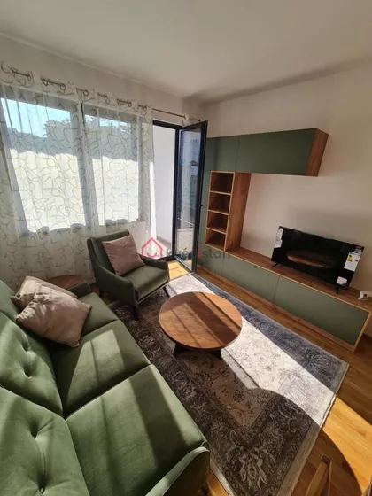 Vukov Spomenik | 4zida.rs