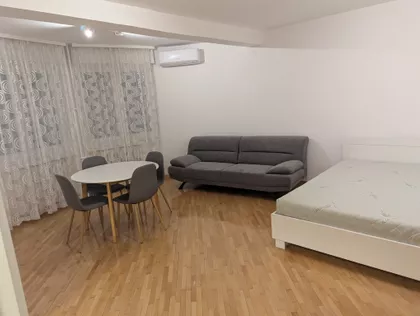 Višnjićeva 9 | 4zida.rs