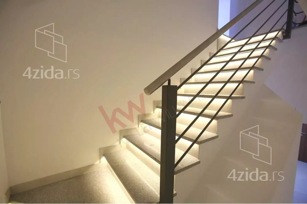 Šestosoban stan | 4zida