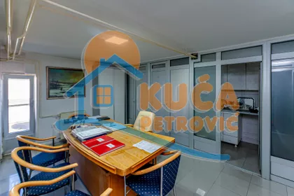 Trg Pavla Stojkovića | 4zida.rs