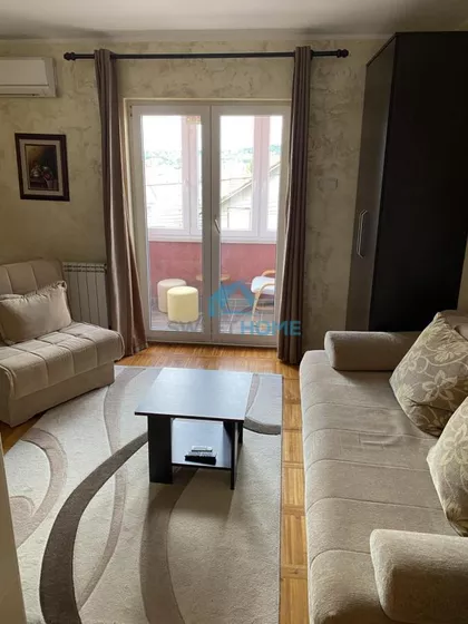 Srđana Kneževića | 4zida.rs