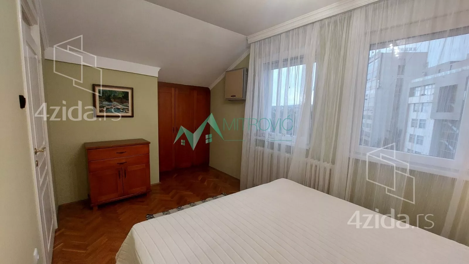 Troiposoban stan | 4zida