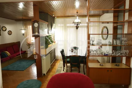 Nade Tomić | 4zida.rs