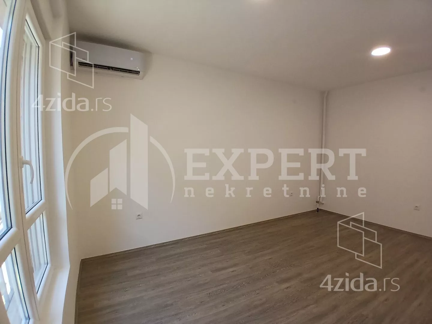 Lokal | 4zida