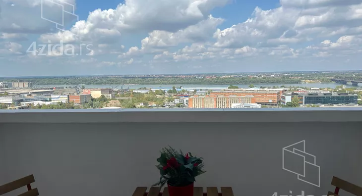 Četvoroiposoban stan | 4zida