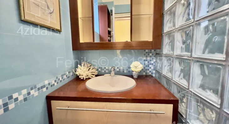 Četvoroiposoban stan | 4zida