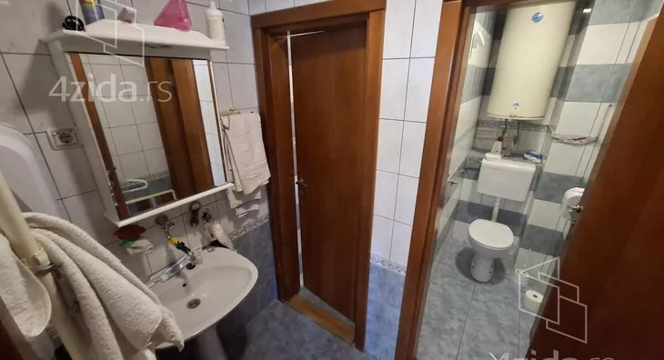 Šestosoban stan | 4zida