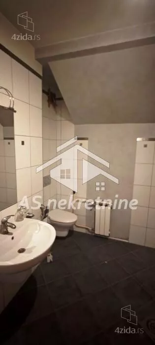 Šestosoban stan | 4zida