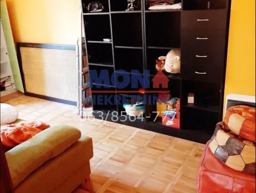 Šestosoban stan | 4zida