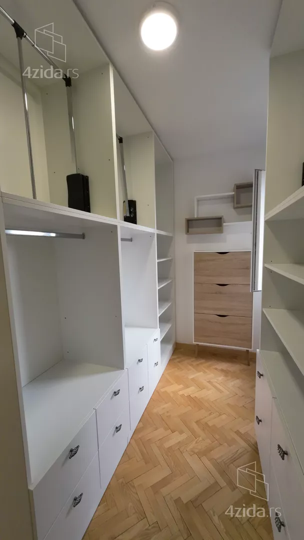 Četvoroiposoban stan | 4zida