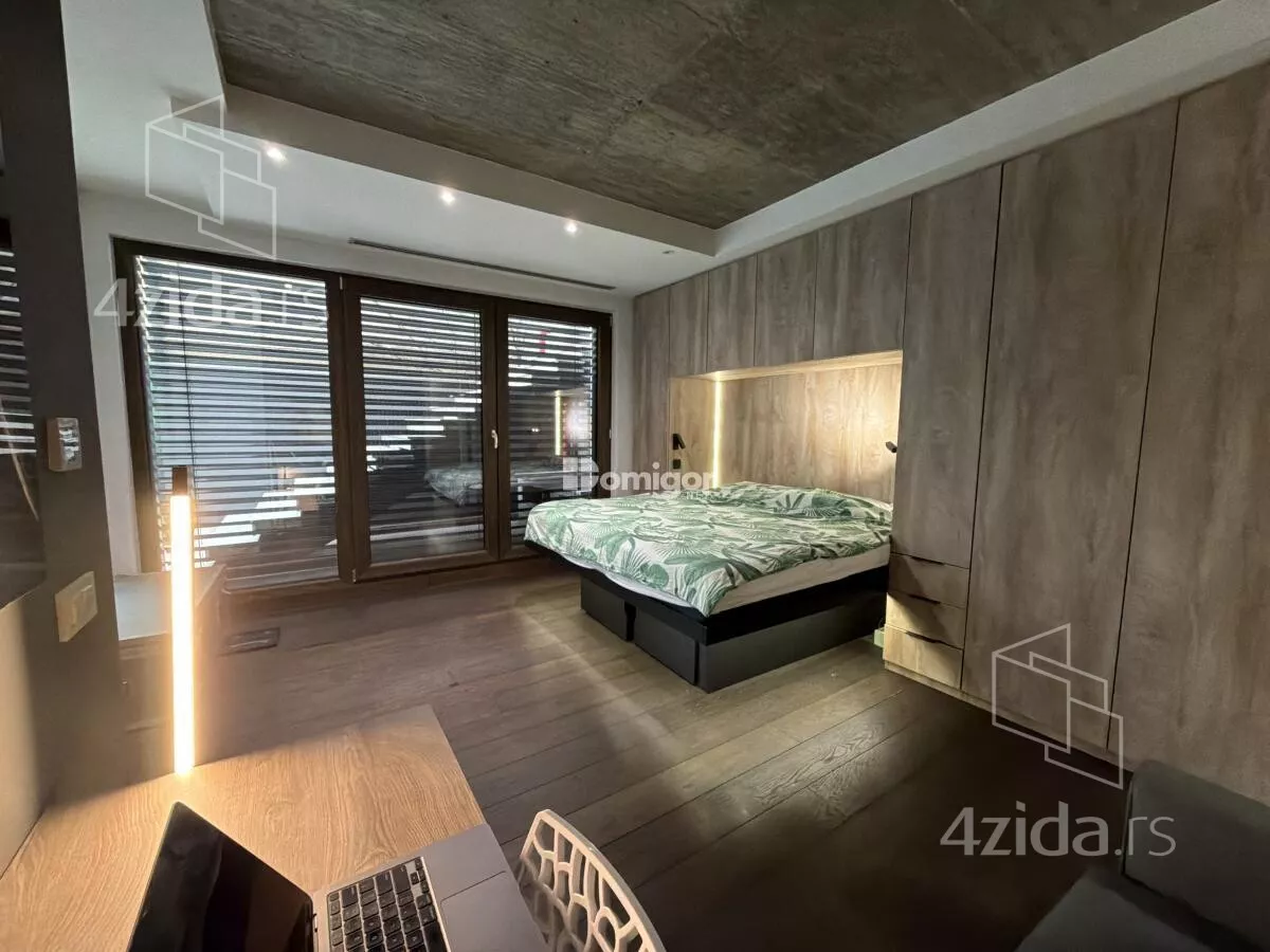 Četvoroiposoban stan | 4zida