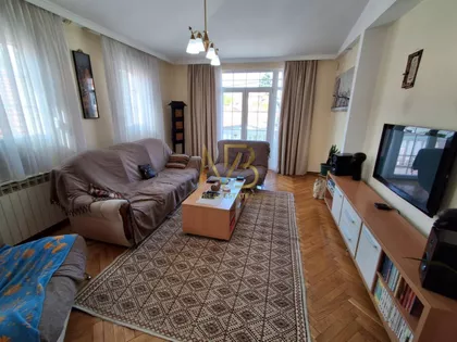 Porodice Trajković | 4zida.rs