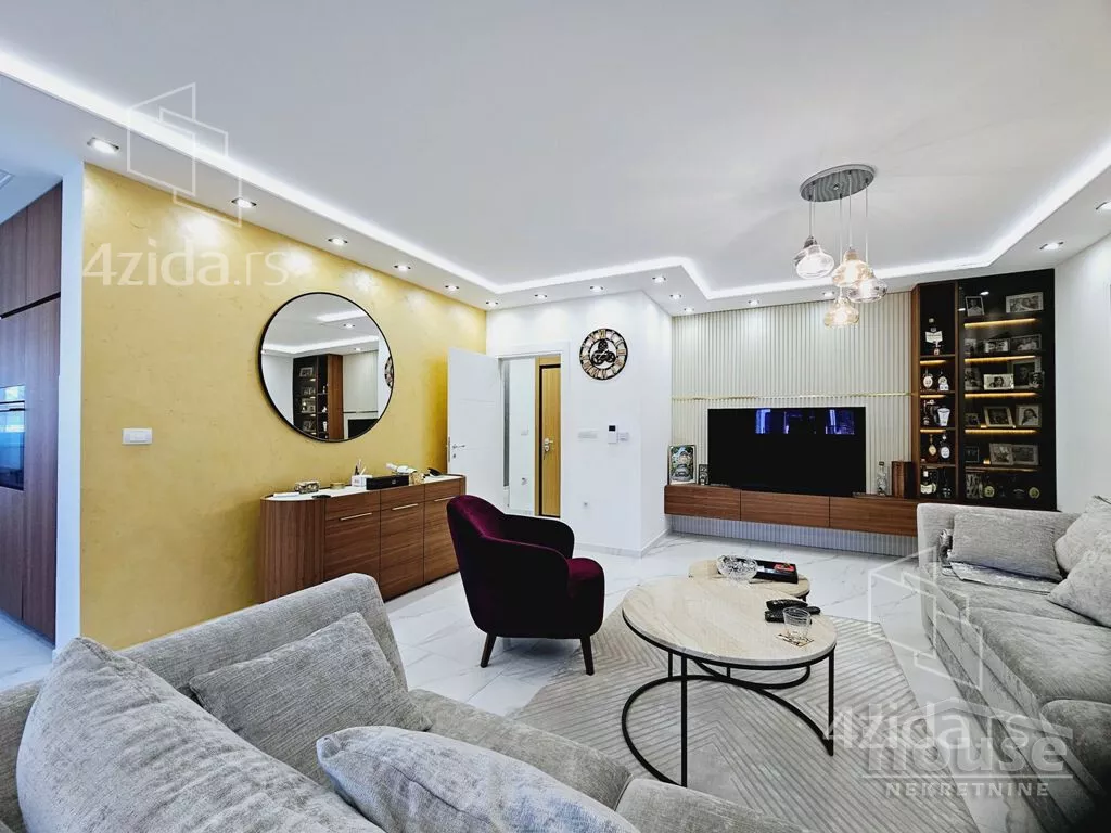 Petosoban stan | 4zida