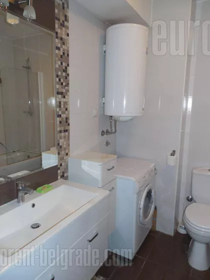 CRVENI KRST | 4zida.rs