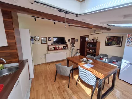 Dom Zdravlja | 4zida.rs