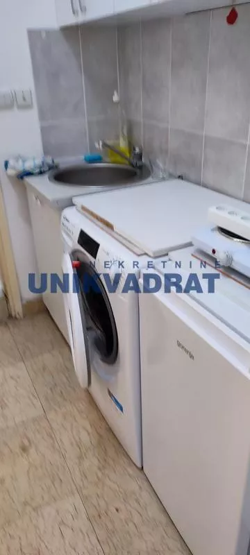 Kalenić,16m2,prizemlje | 4zida.rs