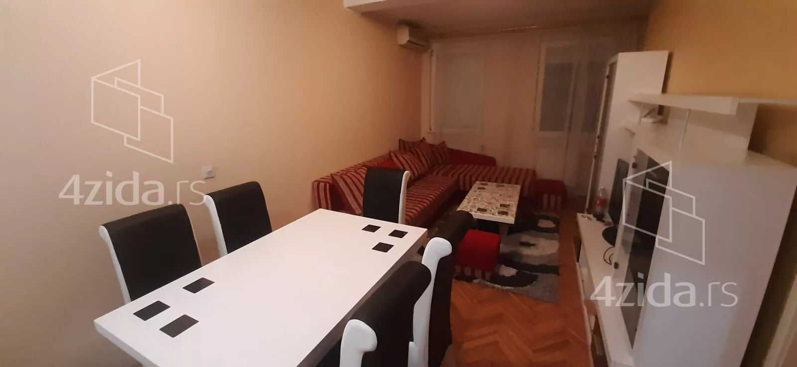 Jednoiposoban stan | 4zida