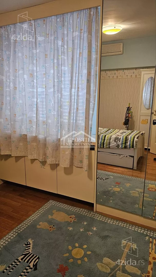 Petosoban stan | 4zida