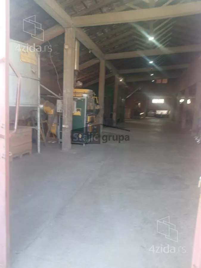 Poslovna zgrada | 4zida