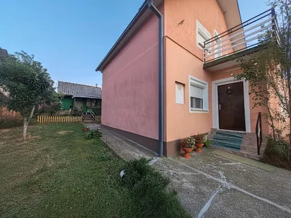 Božurova | 4zida.rs