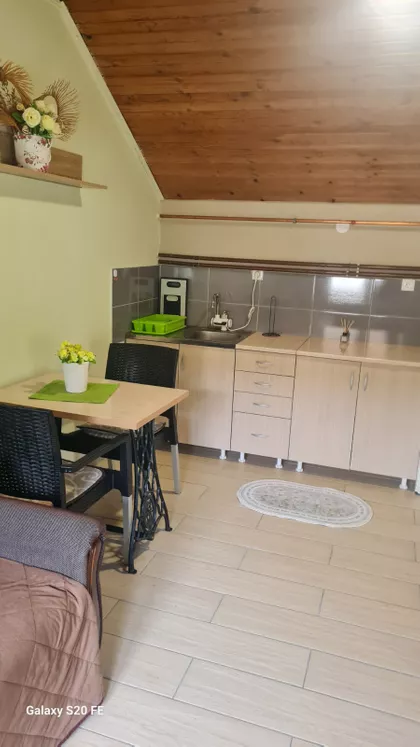 Endea Adia | 4zida.rs