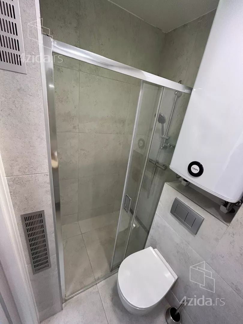 Četvoroiposoban stan | 4zida